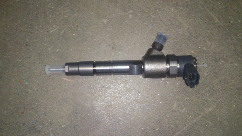 картинка ФОРСУНКА ТОПЛИВНАЯ FOTON 1039 Euro-III AUMARK  445110313