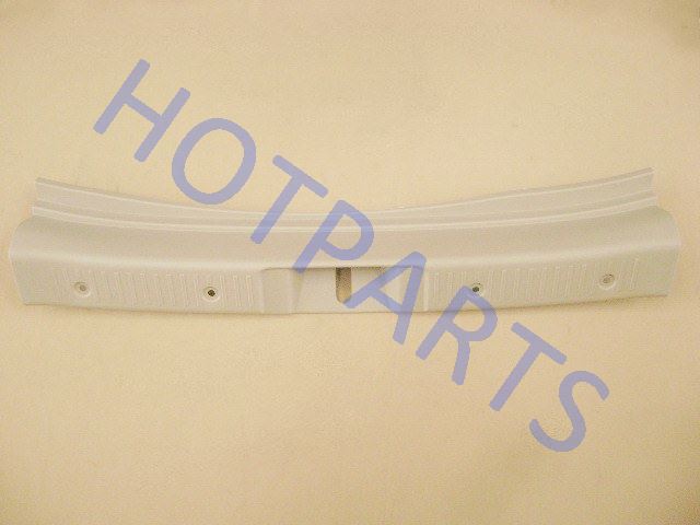 картинка НАКЛАДКА БАГАЖНИКА ЗАДНЯЯ (ПОД ЗАМОК) FLORID  6302101-S08