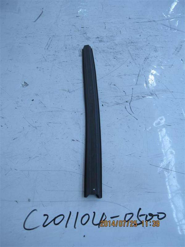 картинка УПЛОТНИТЕЛЬ ДВЕРИ ЗАДНИЙ ПРАВЫЙ (НИЖНИЙ) EADO  C201104-0500